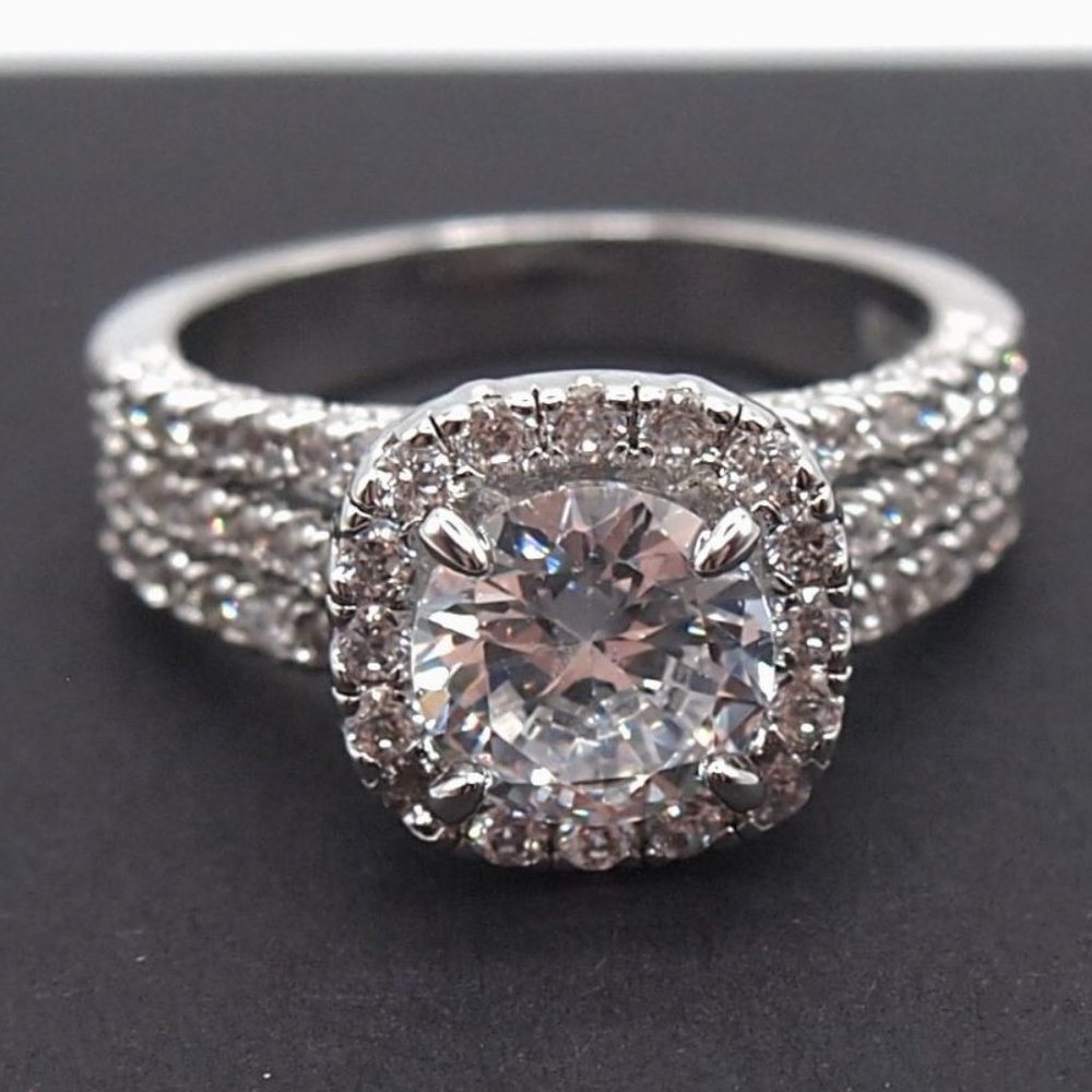 Exquisite Ladies 2.50ctw Halo Bridal Diamond Ring, 18K White Gold - Picture 2 of 13